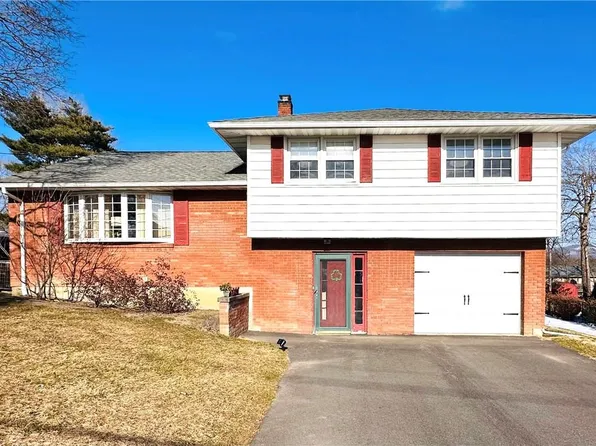 22 Willow Parkway, New Windsor, NY 12553