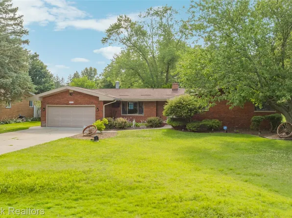 2810 Walbridge Rd, Rochester Hills, MI 48307