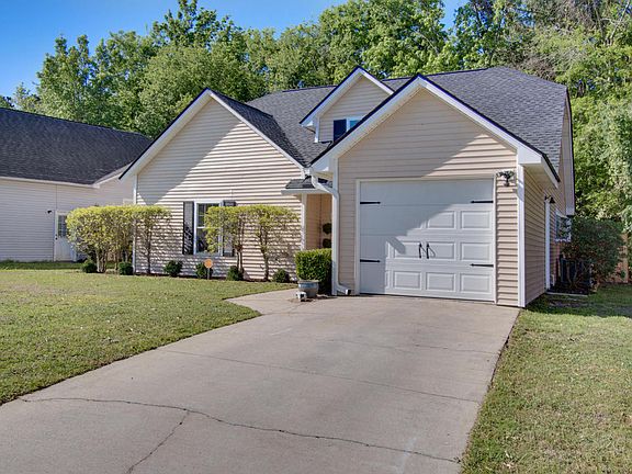 3rd image of 8553 Bentwood Dr