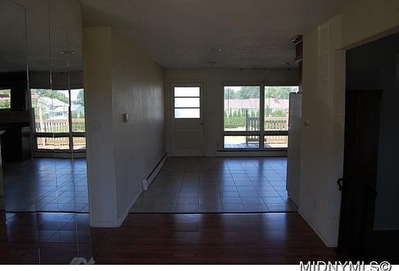 3rd image of 313 Washington Dr