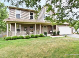 1251 Shoop Cir, Geneva, IL 60134