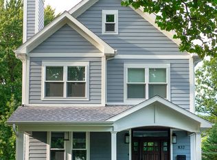 832 Chicago Ave, Downers Grove, IL 60515