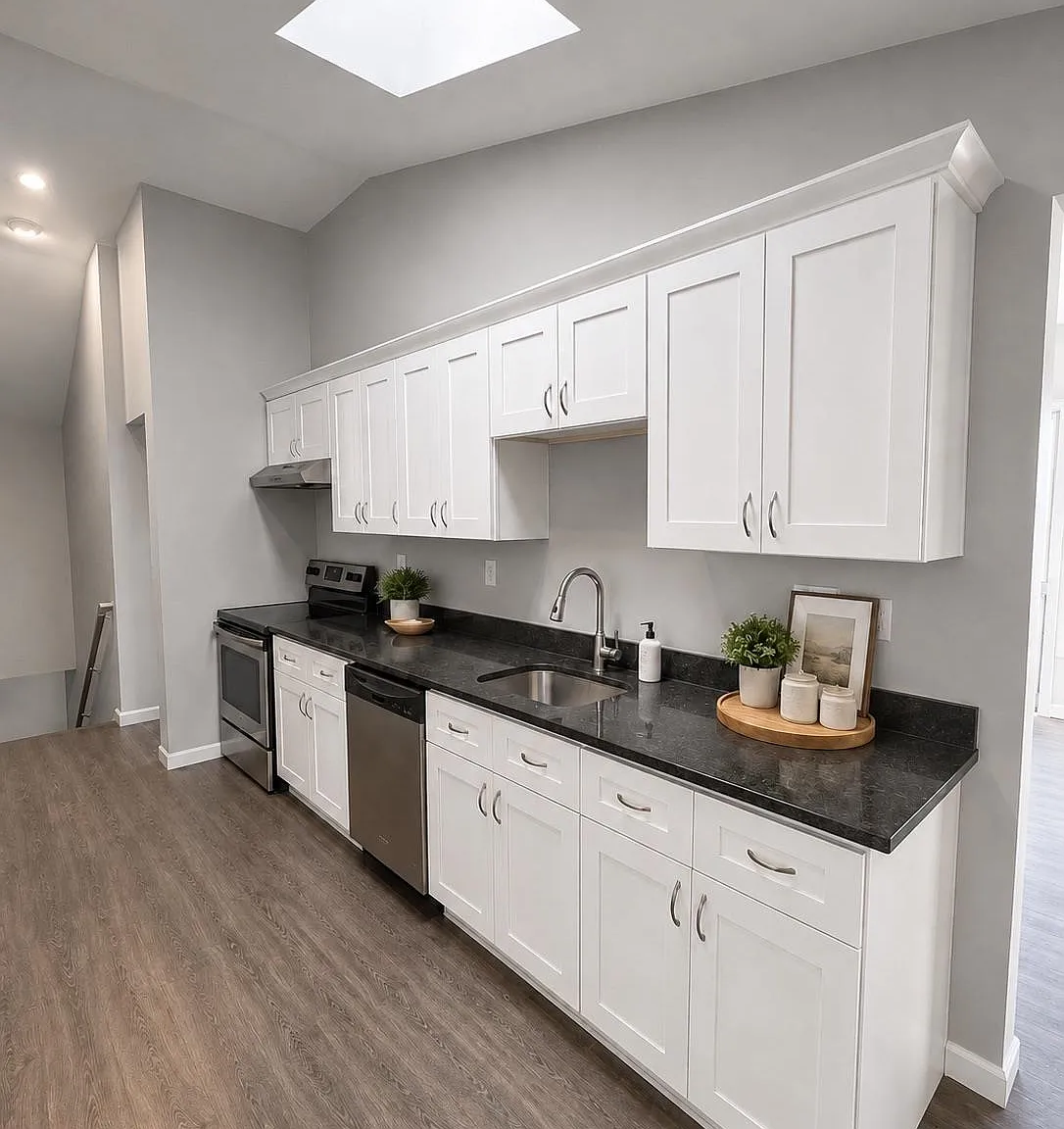 3 bed, 2.0 bath, 990 sqft, $3,000 — Photo 1