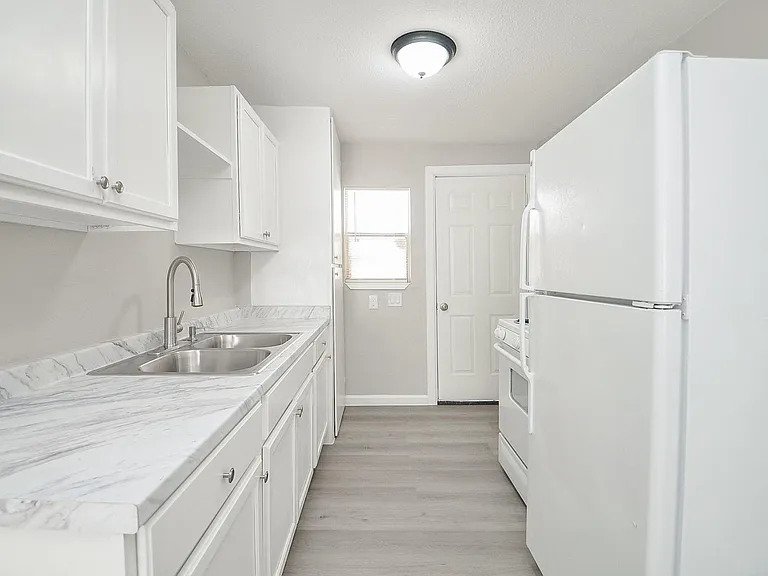 6010 Collingsworth St #2 — Photo 7