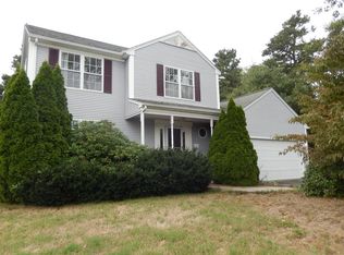 2 Garrett Pl, Plymouth, MA 02360