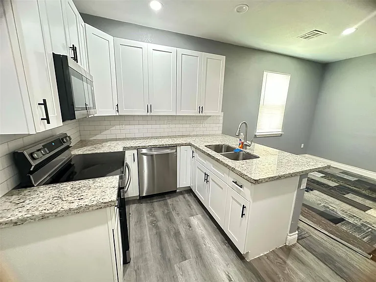 6706 Avenue C #3 — Photo 4