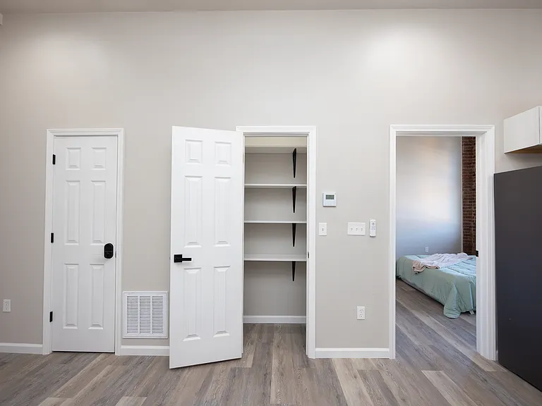 201 E Grand Ave #3 — Photo 9