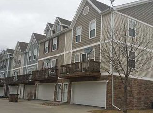 1135 Sandstone Ln, Pleasant Hill, IA 50327