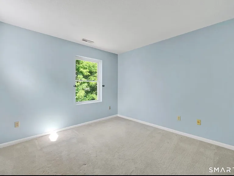 16 Maple St #20 — Photo 11