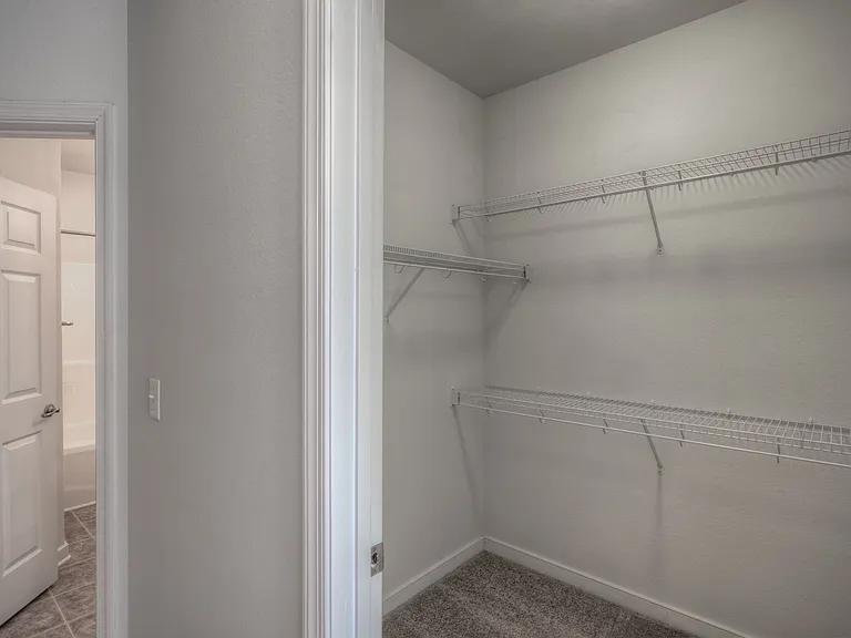 Red Mill Landing Apartment Homes — Photo 8