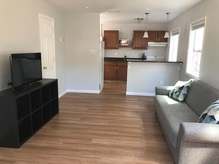 2319 Glendale Ter — Photo 11