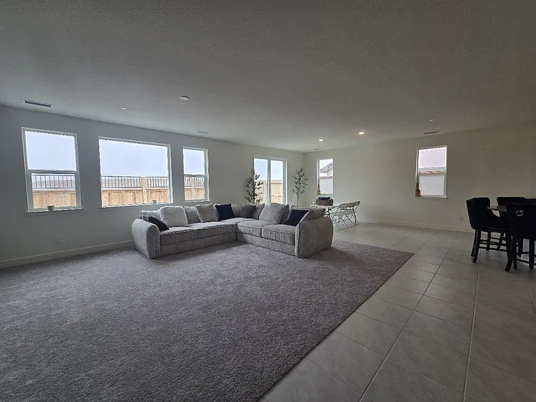 532 E Equinox Peak Ct — Photo 9