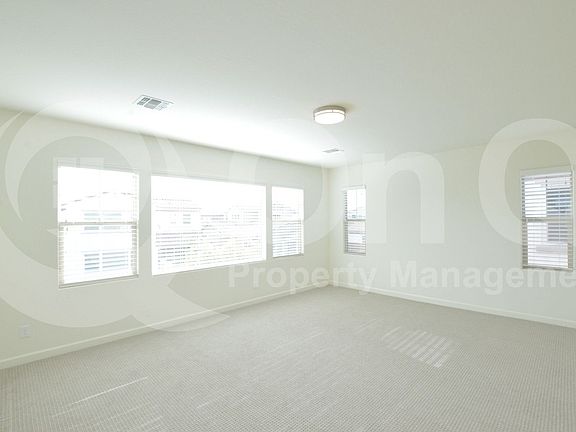 5th image of 953 W Yellowstone Way