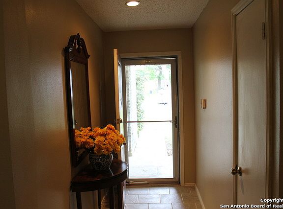 4th image of 3326 Meadow Head Dr
