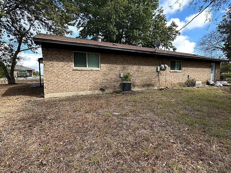 103 Redbud Ct — Photo 17