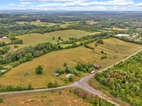 761 Boones Station Rd, Johnson City, TN 37615