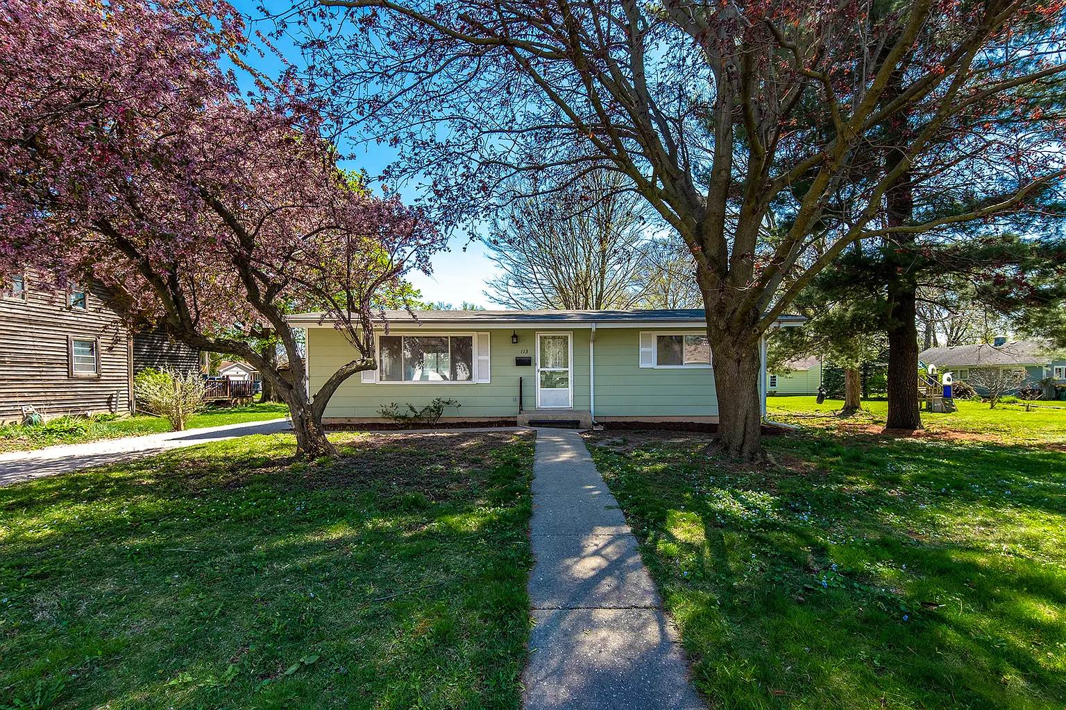 113 W Rock St photo 1