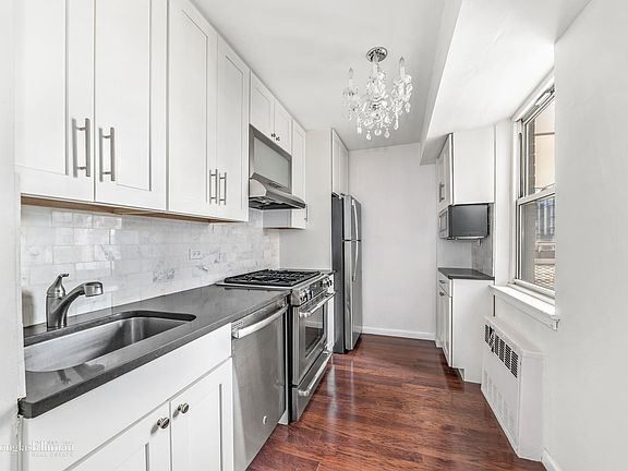 3rd image of 333 E 79th St APT 17M