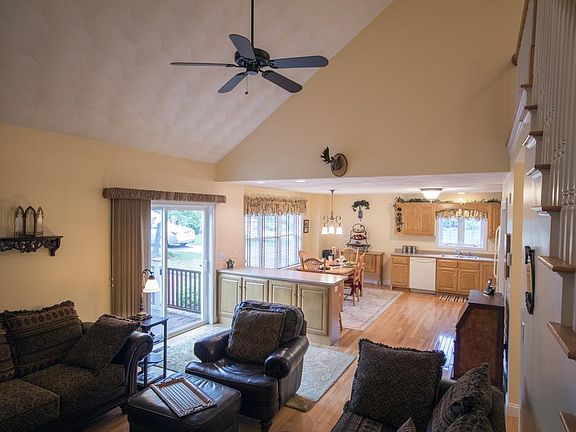 5th image of 32 Ash Dr #30