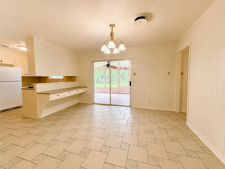 1512 S Ws Young Dr — Photo 3