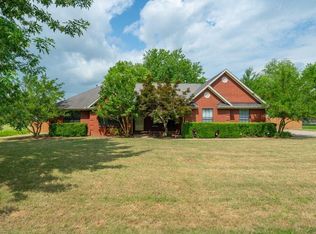 207 S Oak St, Hackett, AR 72937