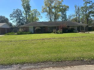 9534 S Riveroaks Dr, Baton Rouge, LA 70815