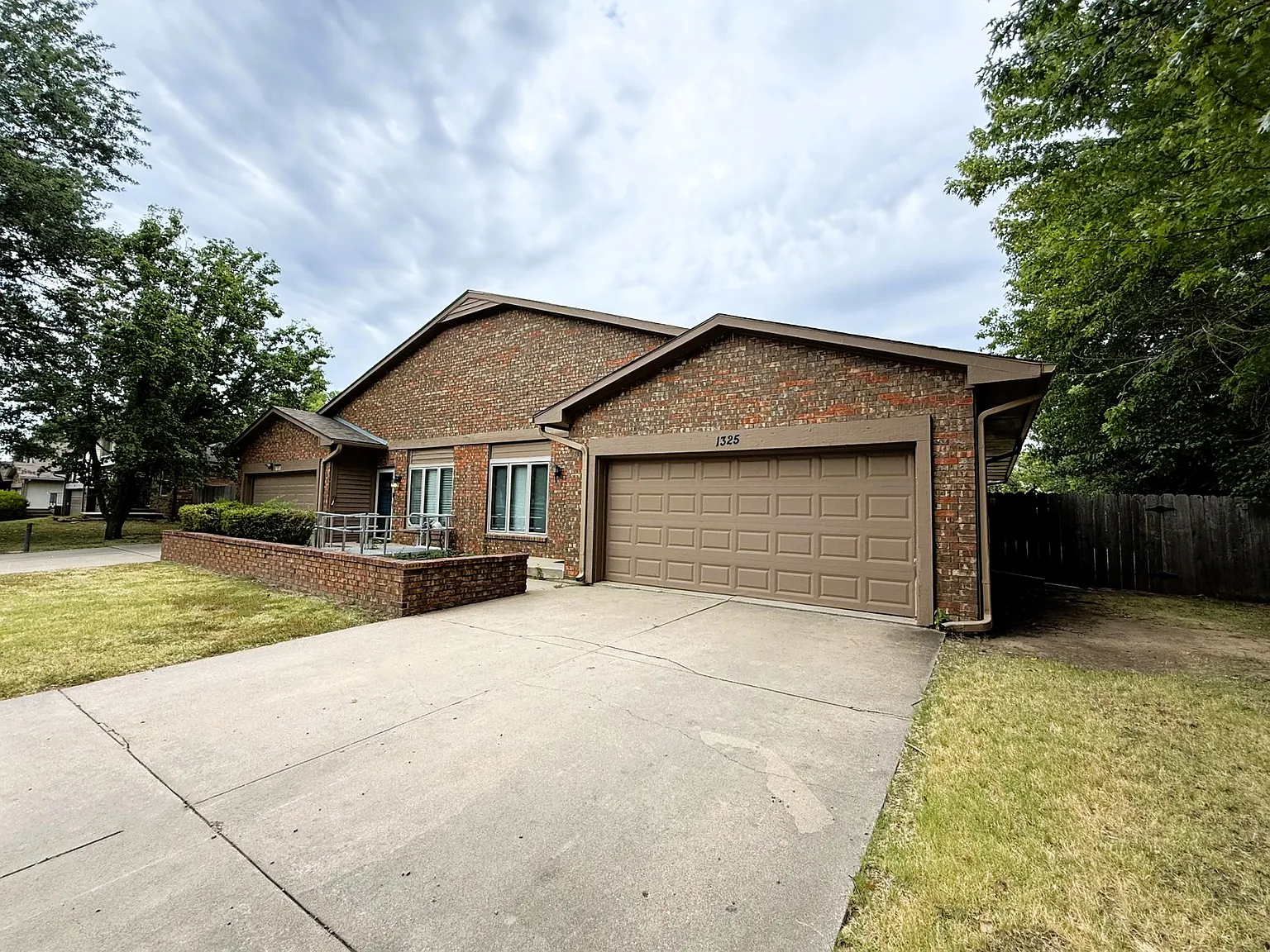 3 bed, 2100 sqft, $1,650 — Photo 3
