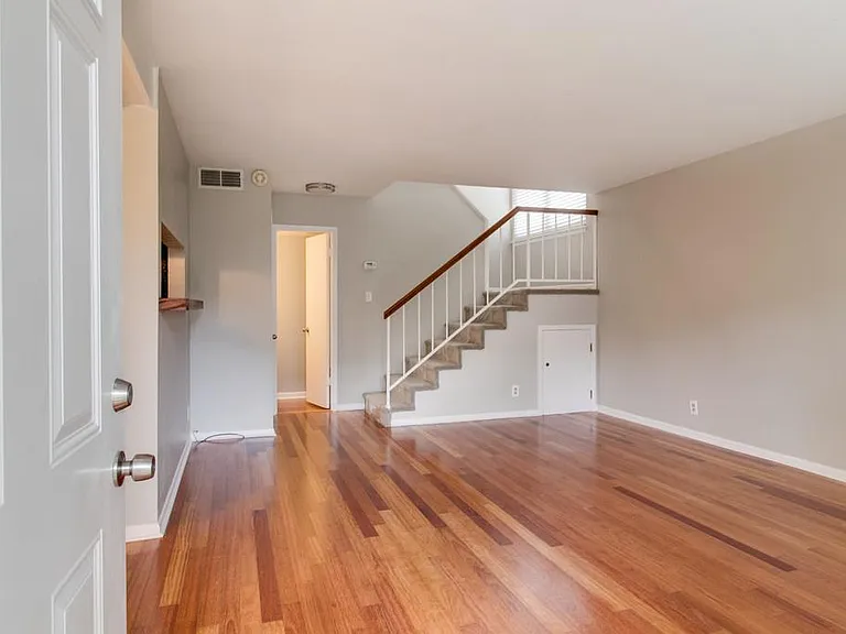 810 Bellevue Rd #218 — Photo 7