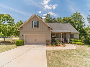 801 Rouse Cir, Hoschton, GA 30548