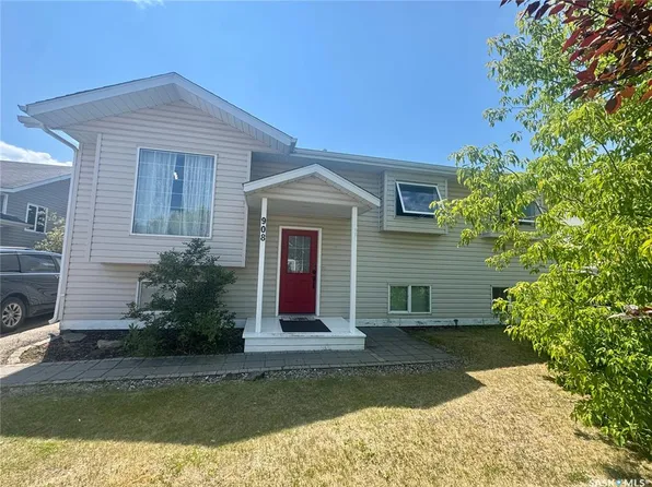 908 Thompson CRESCENT, La Ronge, SK S0J 1L0
