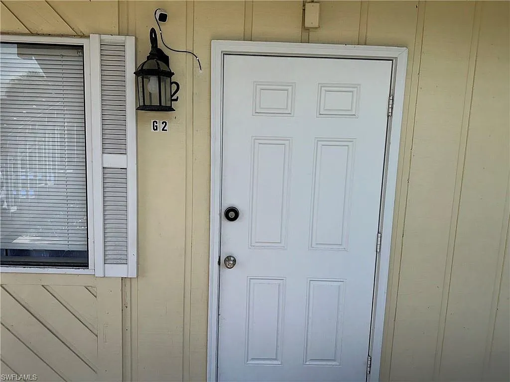 2 bed, 2.0 bath, 886 sqft, $2,500 — Photo 2