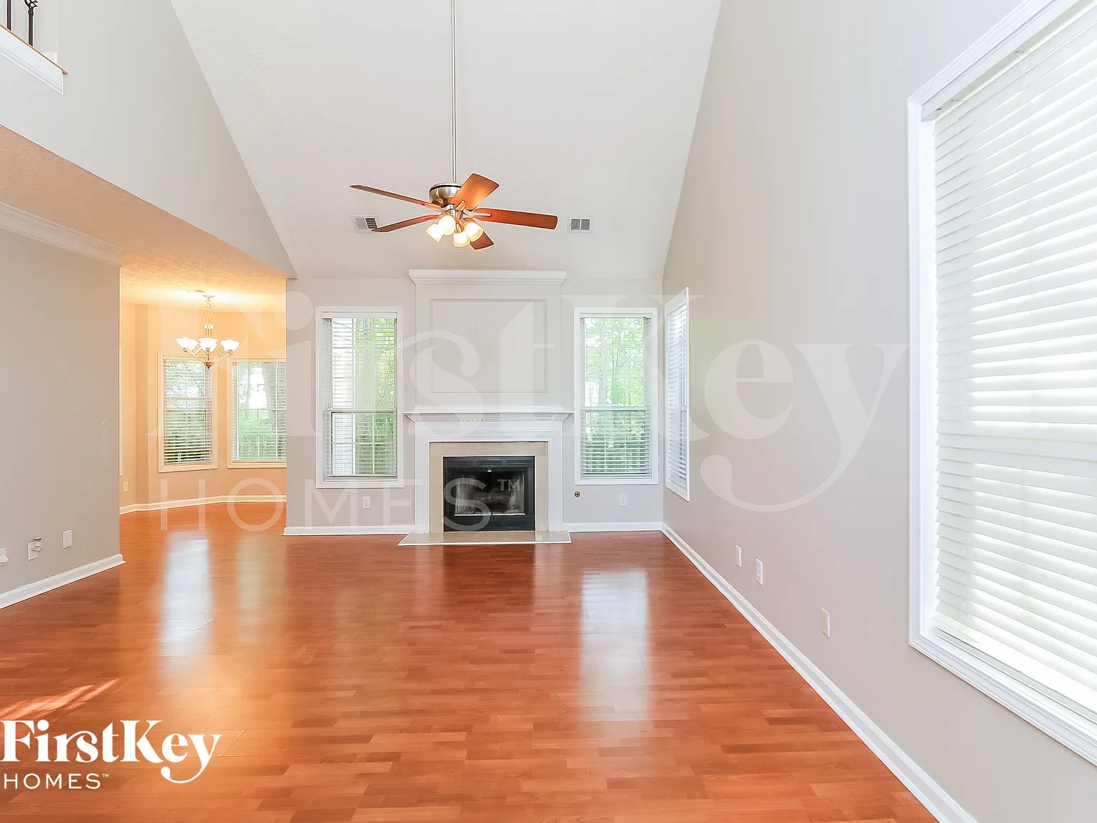 3 bed, 2.5 bath, 1727 sqft, $2,195 — Photo 2