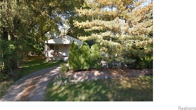 2nd image of 47285 Dequindre Rd