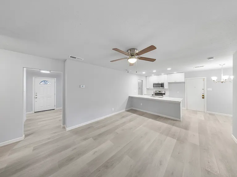 4243 Greystone Dr — Photo 11