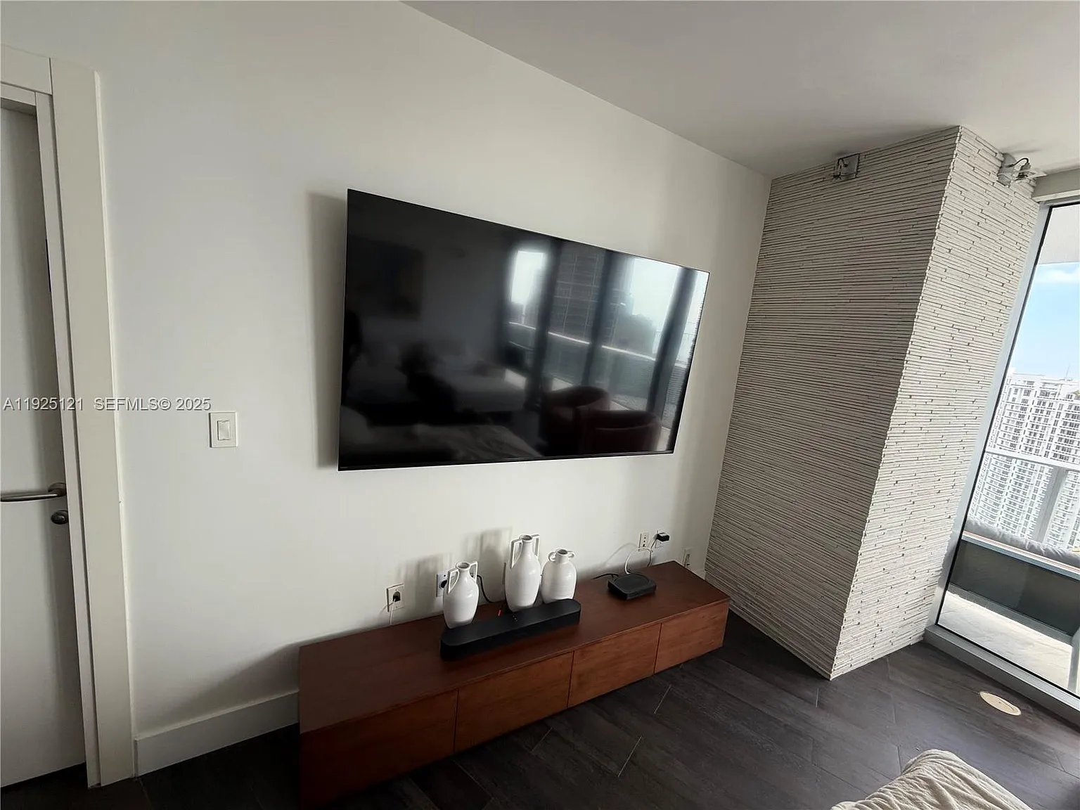 2 bed, $8,200 — Photo 4