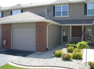 937 Flagstone Dr, Dyer, IN 46311