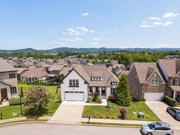 2340 Coppergate Way, Thompsons Station, TN 37179