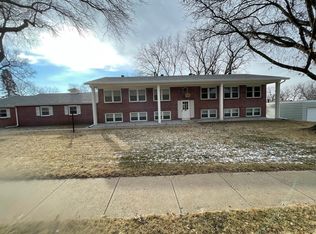8203 Q St #3, Omaha, NE 68127
