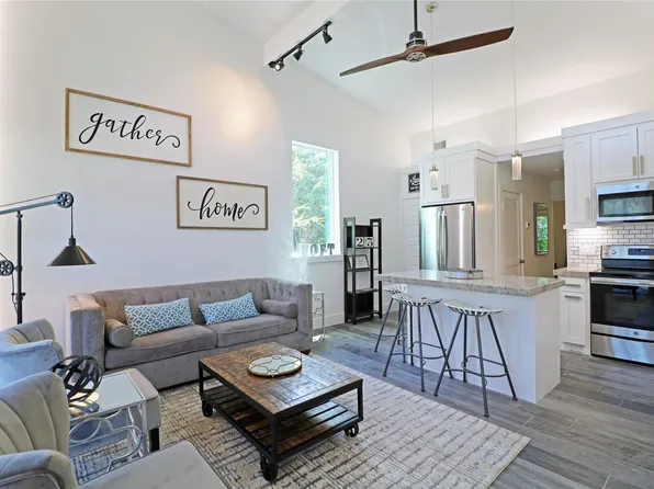 2310 McDuffie St #H6, Houston, TX 77019