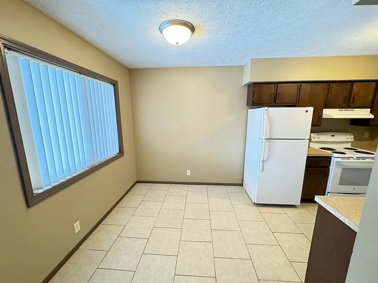 1801 Knox St #30 — Photo 6