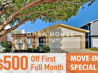 615 Hollyberry Dr, Mansfield, TX 76063