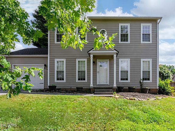 2nd image of 624 Waterford Dr