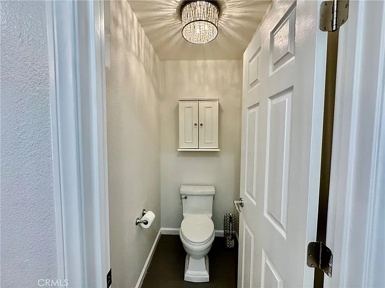 18572 Avolinda Dr — Photo 41