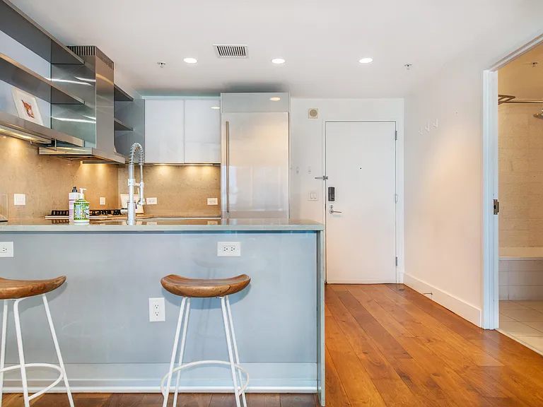 77 Hudson St #1701R — Photo 14
