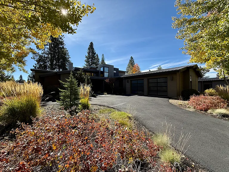 61557 Hosmer Lake Dr — Photo 4