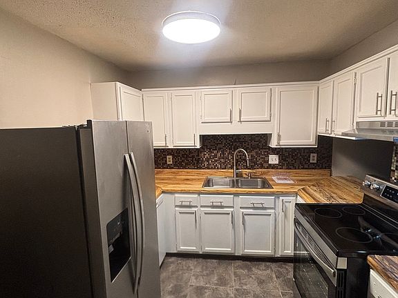 2nd image of 8185 Stonebrook Dr