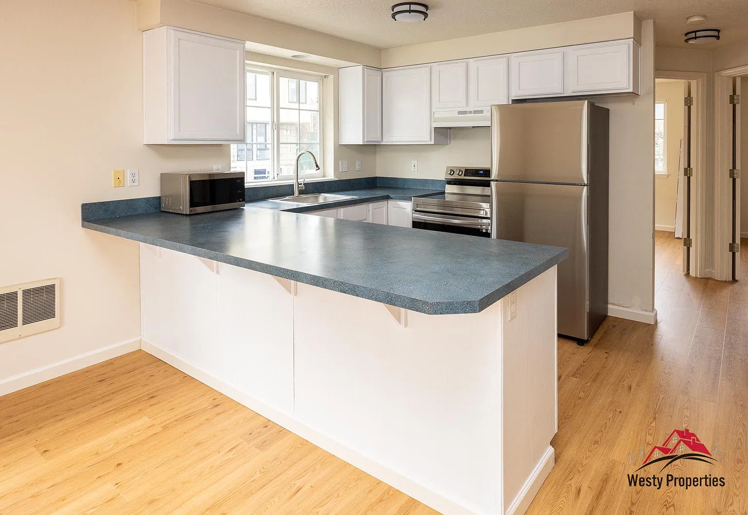 1227 SE Boise St - Unit 3 — Photo 1