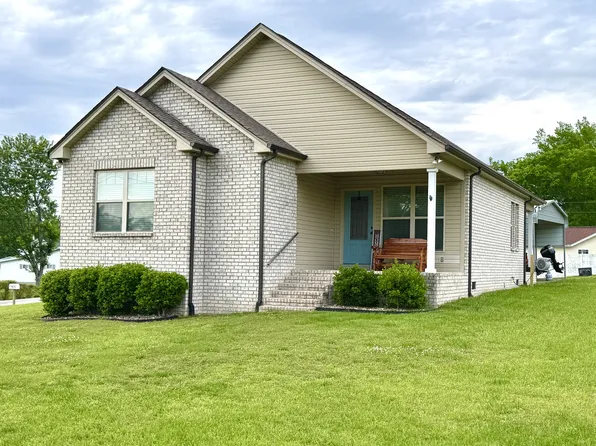 1702 Old Highway 31 E, Westmoreland, TN 37186
