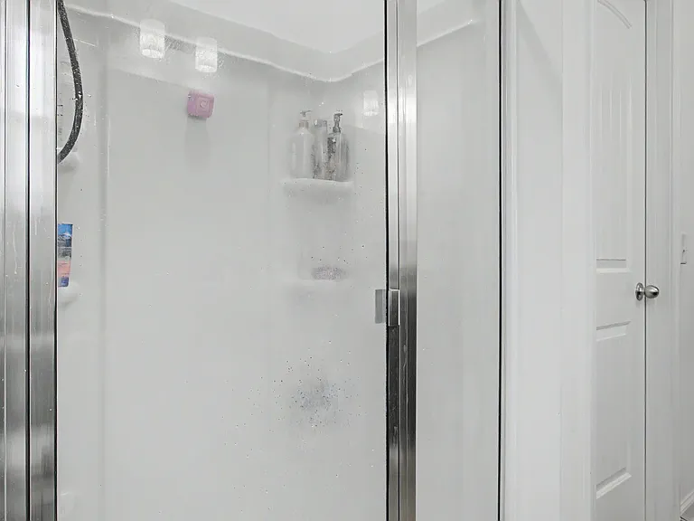 881 Grayson Ave — Photo 14