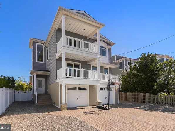 109 W 26th St, Ship Bottom, NJ 08008